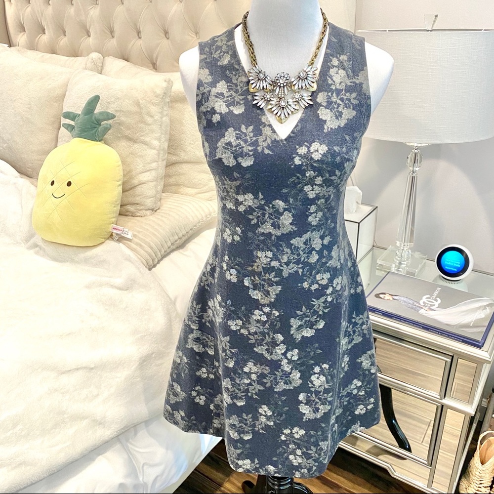 Banana Republic Sleeveless V-Neck Floral Dress